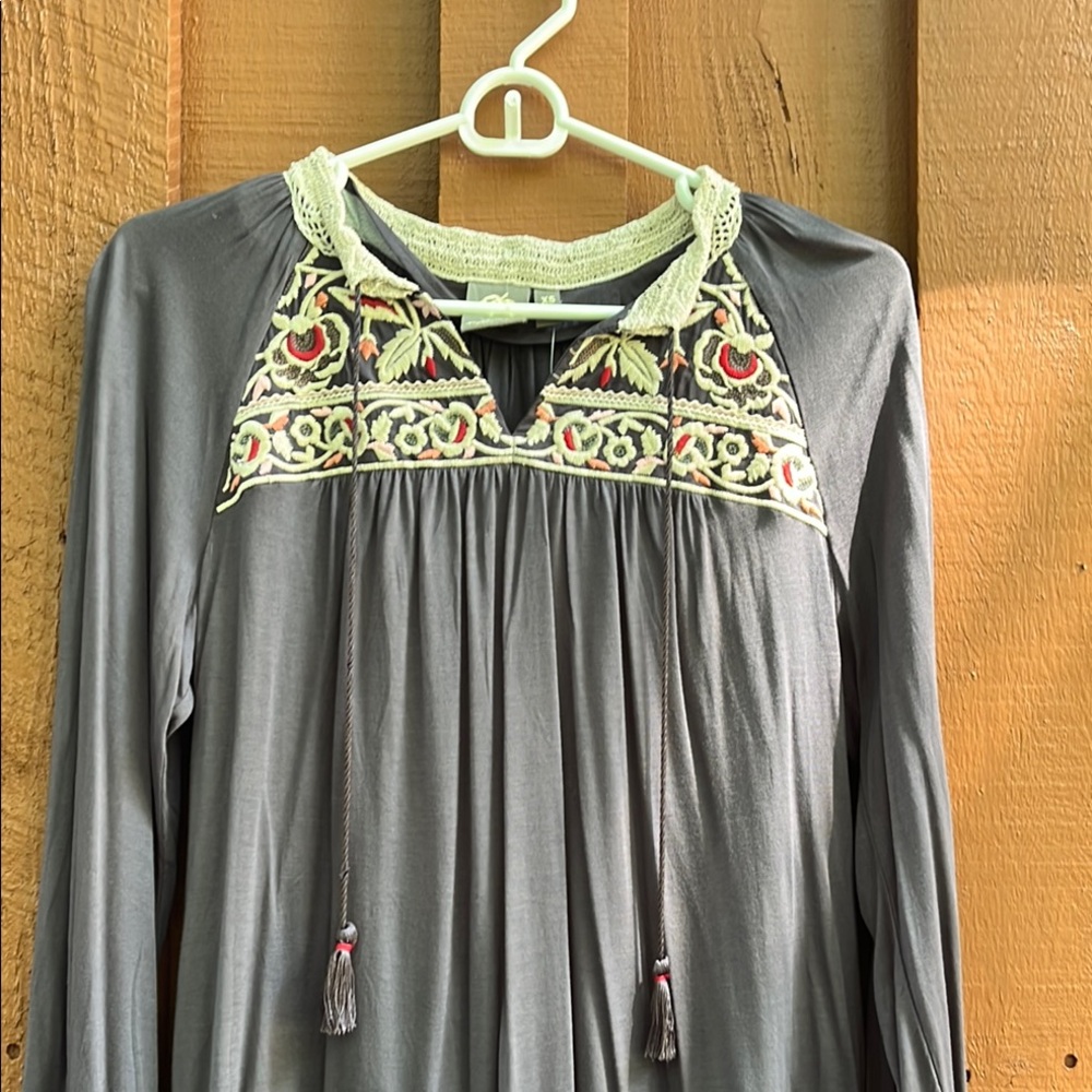 Anthropologie Gray Embroidered Boho top size XS NWT